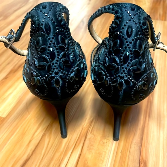 BADGLEY MISCHKA SATIN JEWELED HEEL 7.5 - Picture 2 of 8
